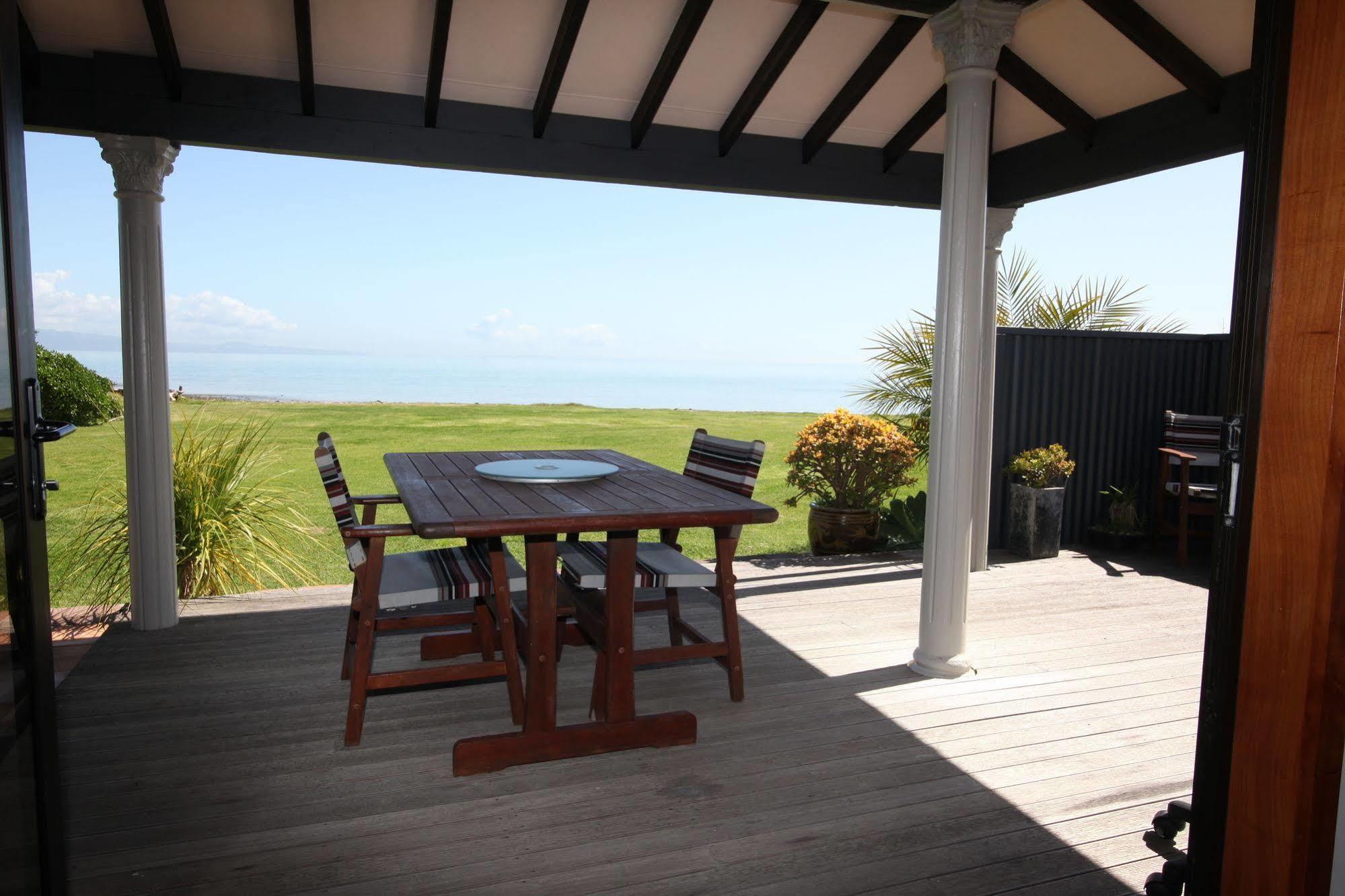 Te Puru Beach Lodge Екстер'єр фото